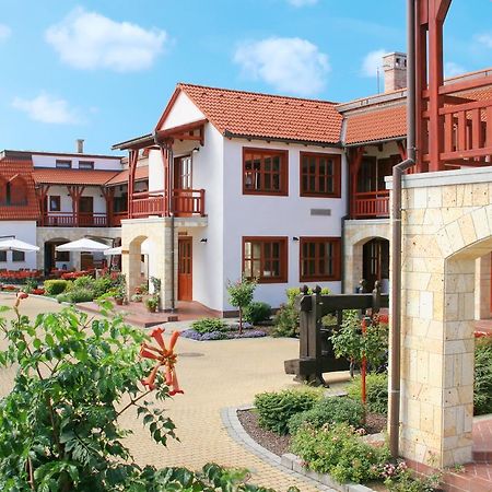 Magita Hotel Basko Екстериор снимка