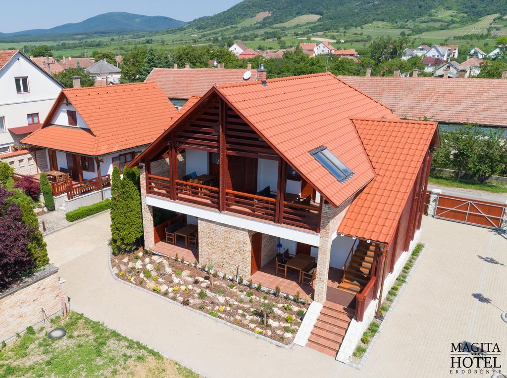 Magita Hotel Basko Екстериор снимка