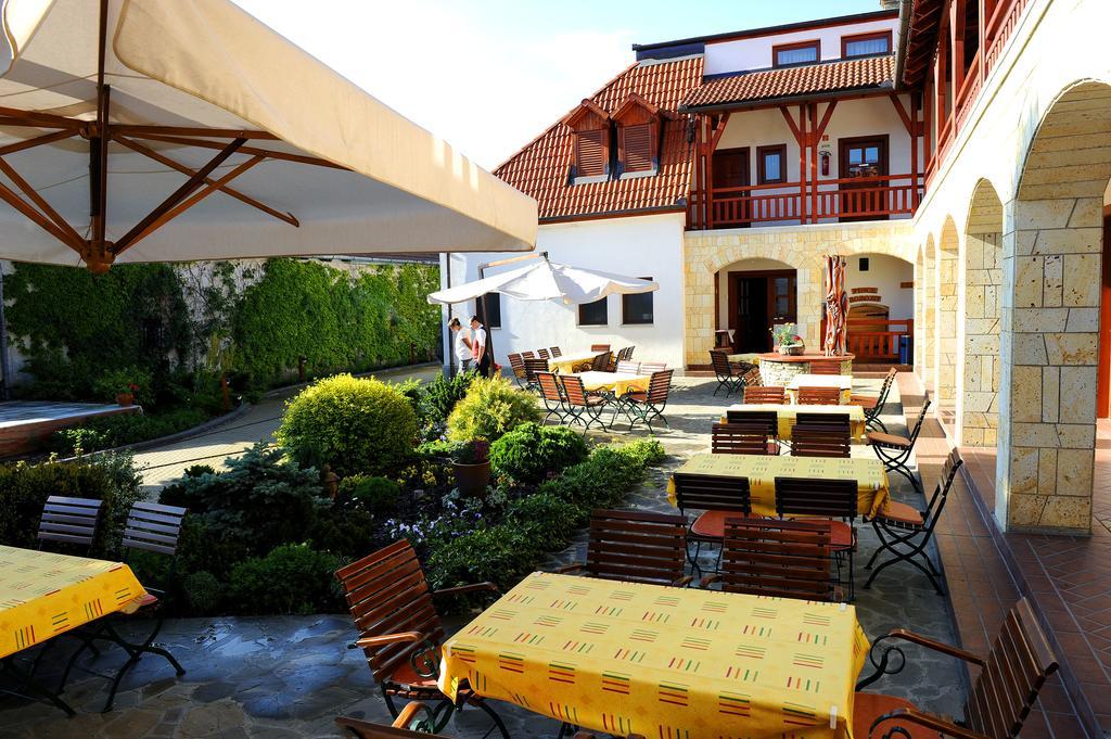 Magita Hotel Basko Екстериор снимка