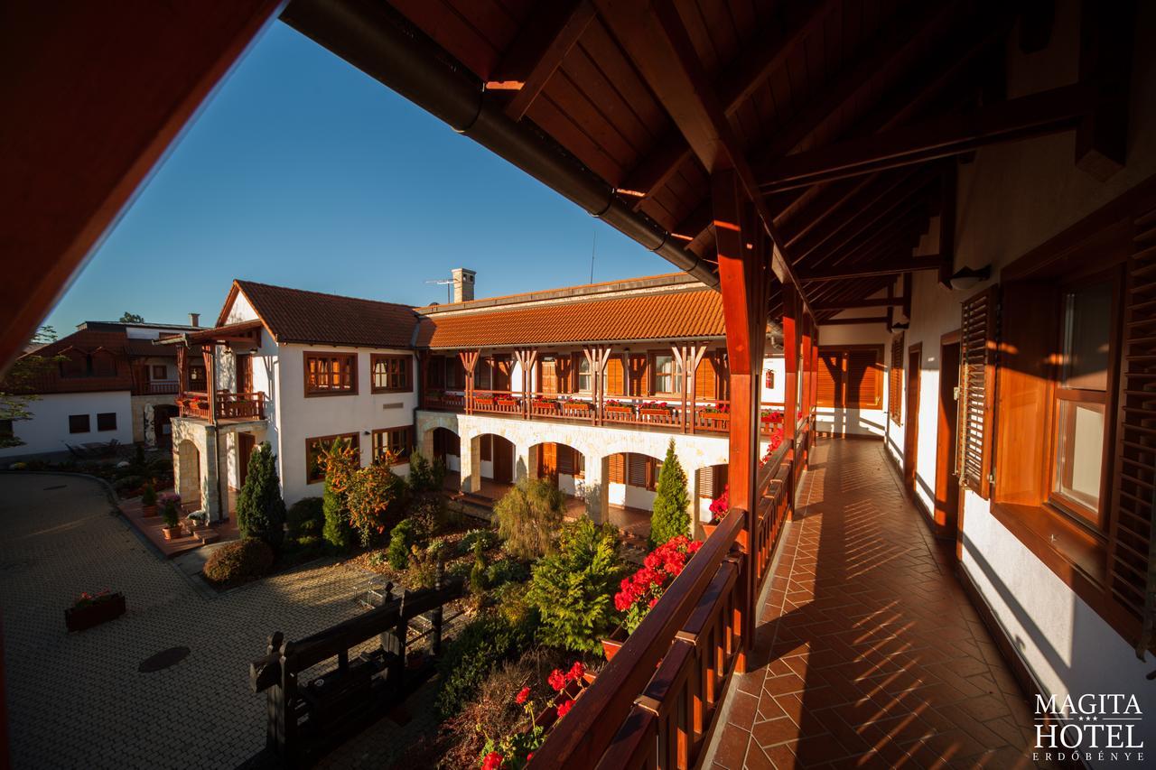 Magita Hotel Basko Екстериор снимка