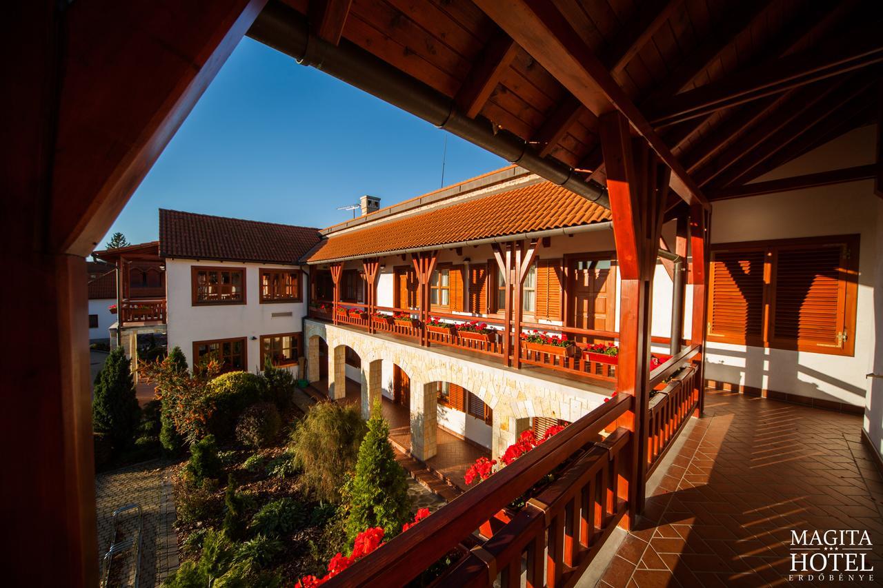 Magita Hotel Basko Екстериор снимка