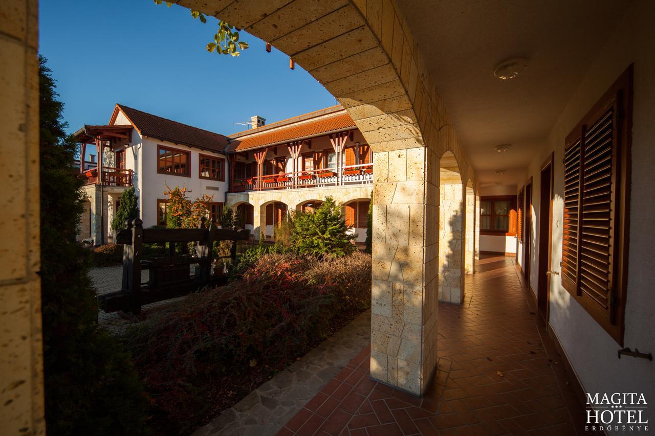 Magita Hotel Basko Екстериор снимка