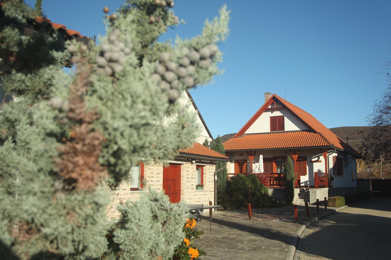 Magita Hotel Basko Екстериор снимка